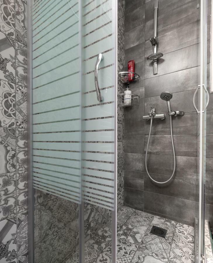 Modern & Stylish Apt At The Heart Of אתונה מראה חיצוני תמונה